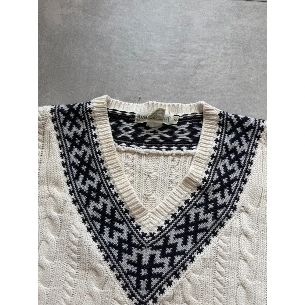 Vintage Banana Republic Mens Cream Cable Knit V-Neck Cotton Sweater Navy Trim M